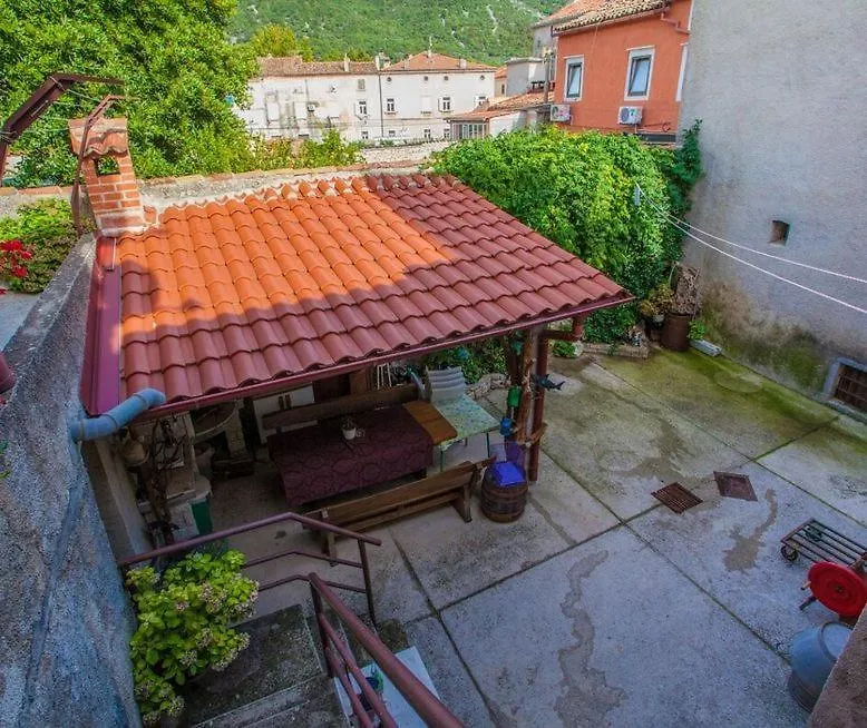 Room Kastelan Cres 0*,  Croatia