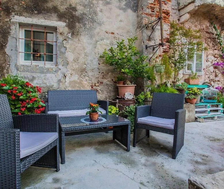 Room Kastelan Cres